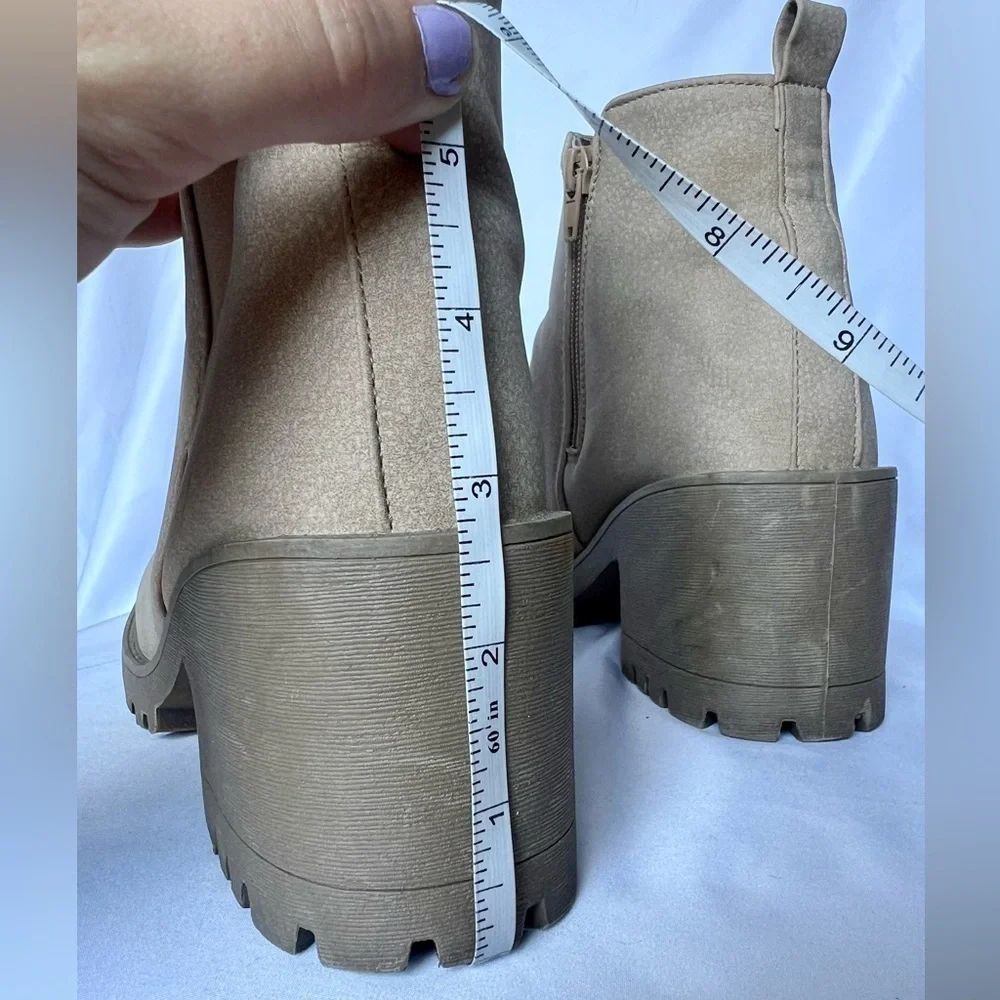Dirty Laundry Tan Chunky Lug Ankle Boots